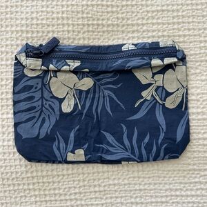ALOHA collection pouch